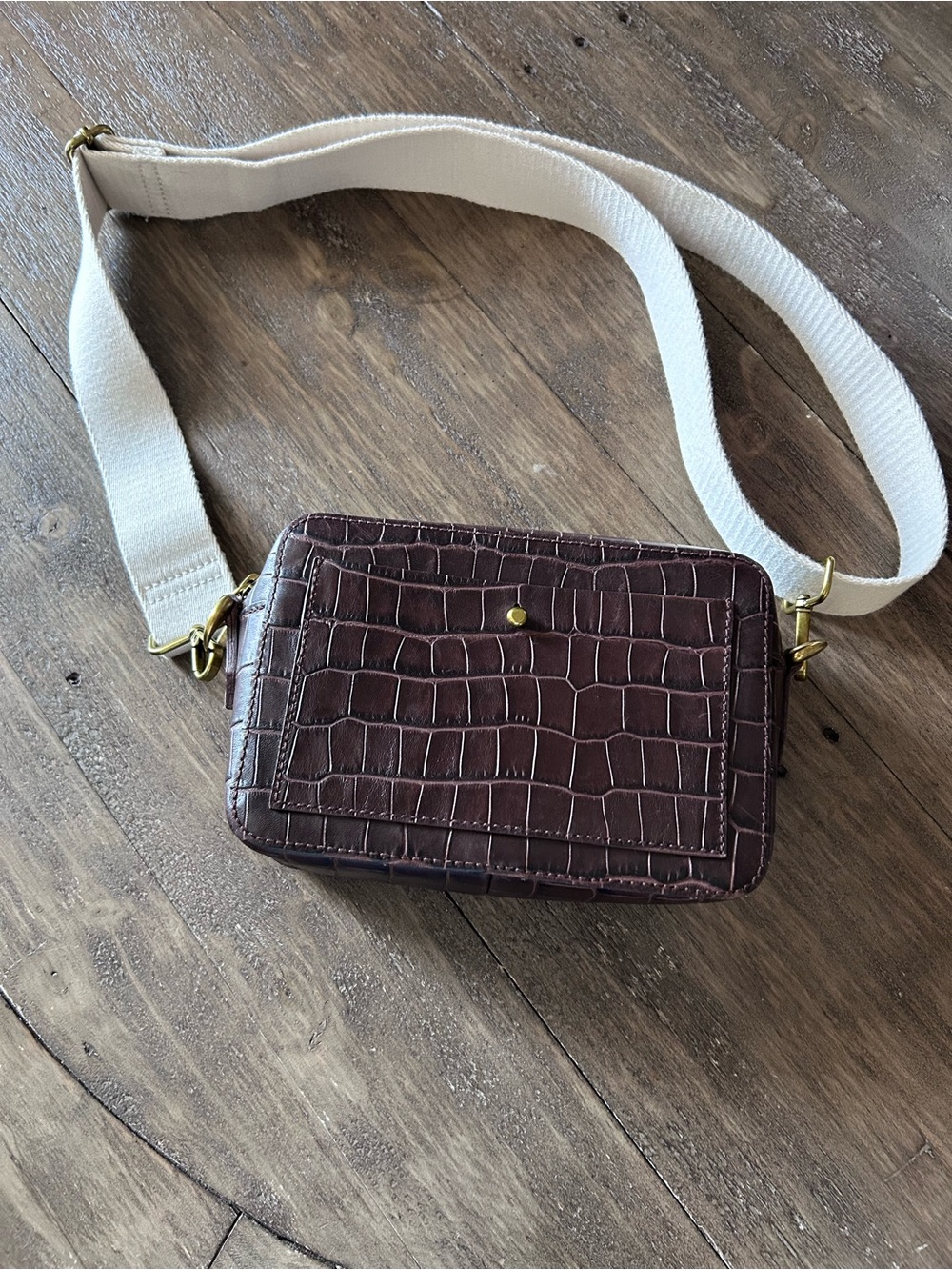 Madewell  Croc-Embossed Crossbody Bag in Dark Brown